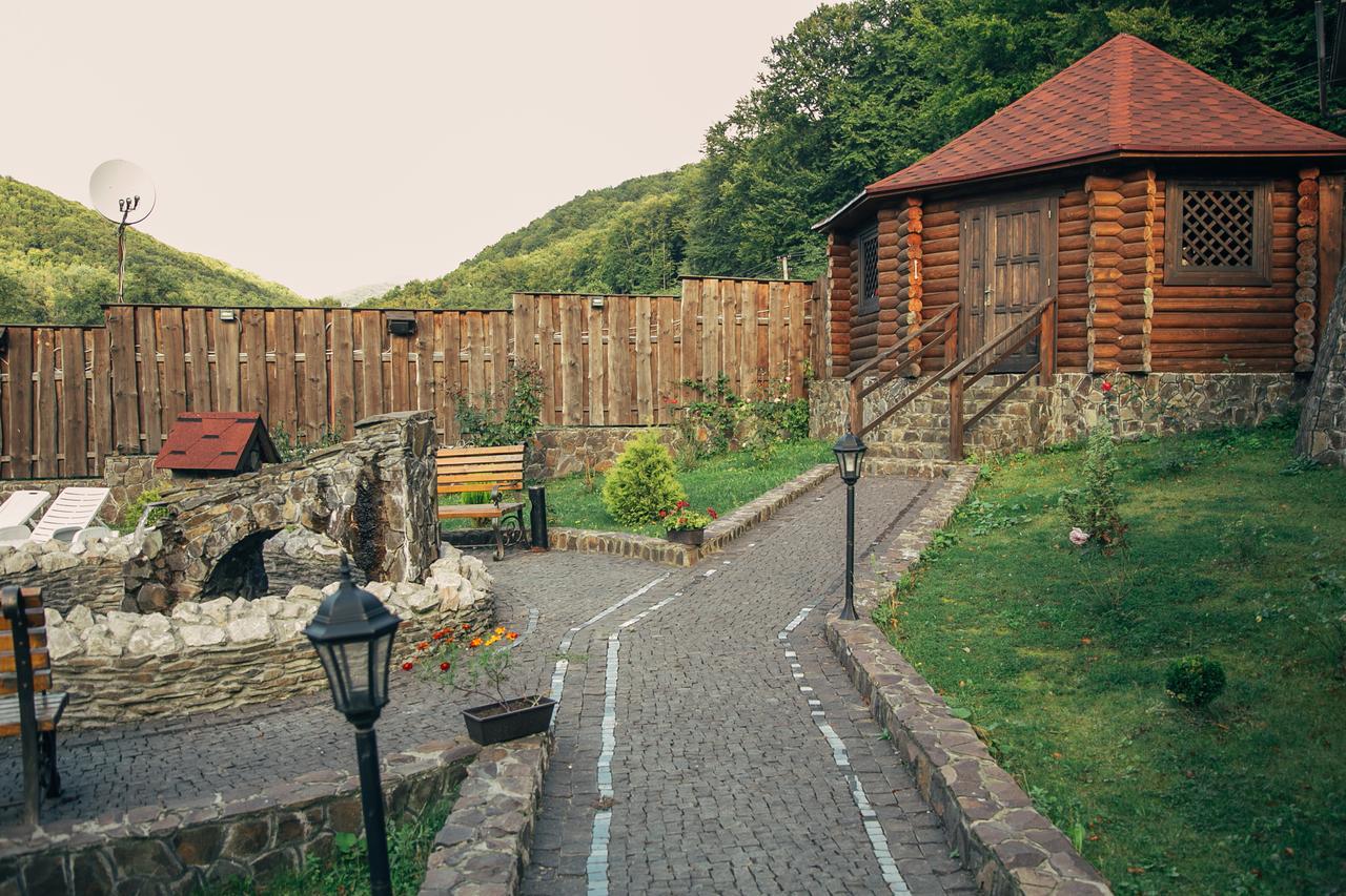 Sadyba Sribne Dzherelo Hotel Ilnytsya Exterior photo